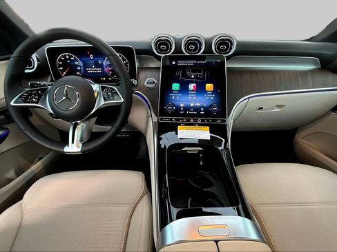 Used 2026 Mercedes-Benz GLC 300 image 8