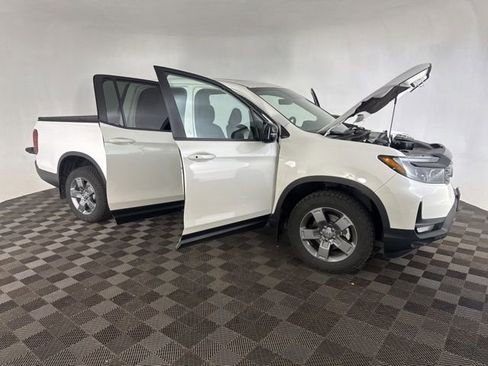 Certified 2025 Honda Ridgeline TrailSport image 16