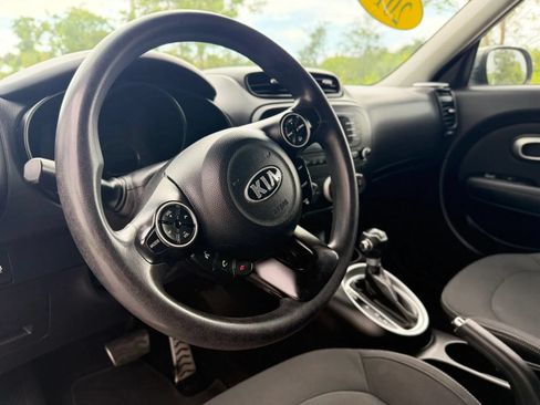 Used 2014 Kia Soul FWD image 26