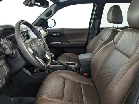 Certified 2023 Toyota Tacoma Limited image 9