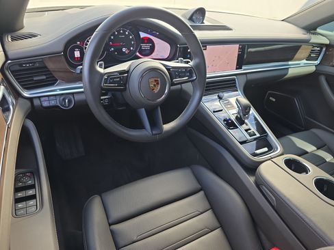 Certified 2023 Porsche Panamera image 4