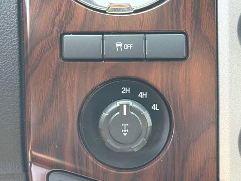 Used 2016 Ford F250 Lariat w/ Lariat Ultimate Package AWD/4WD image 30