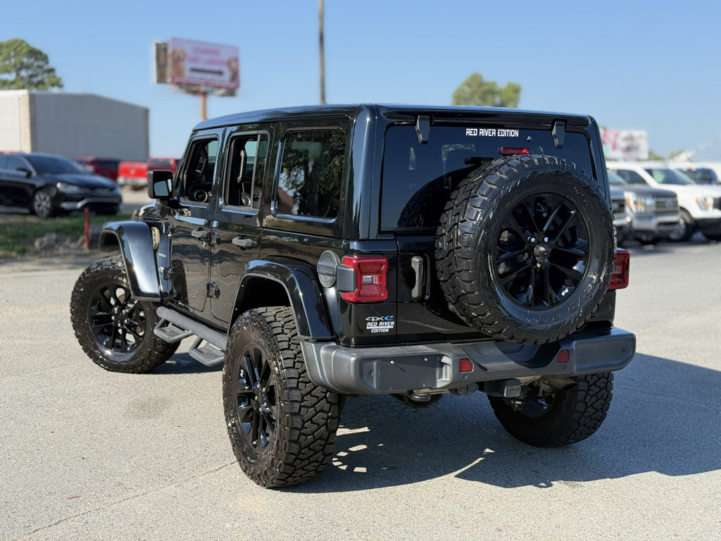 Used 2021 Jeep Wrangler Unlimited Sahara w/ Cold Weather Group AWD/4WD image 7