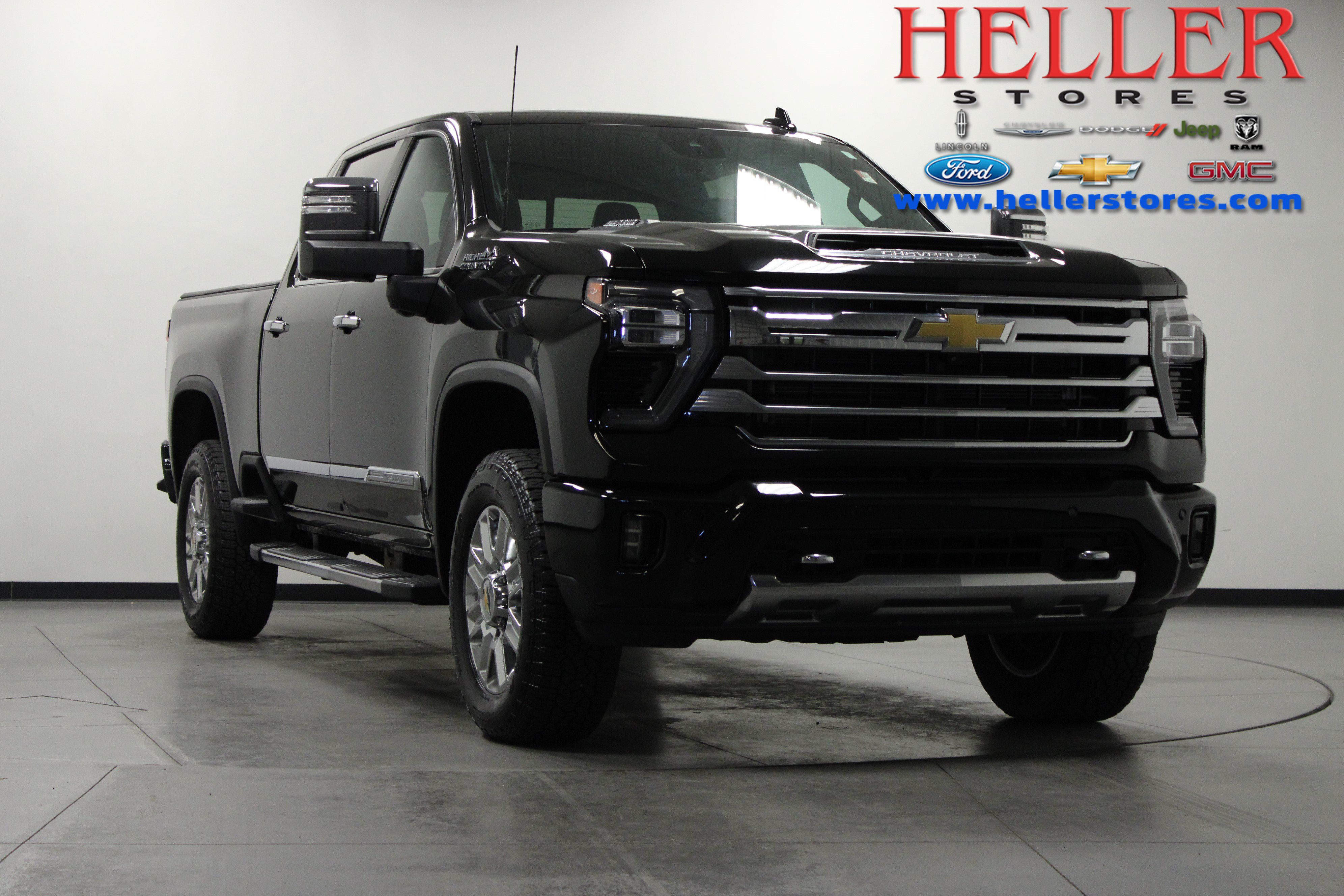 Used 2024 Chevrolet Silverado 2500 High Country w/ Technology Package AWD/4WD image 1