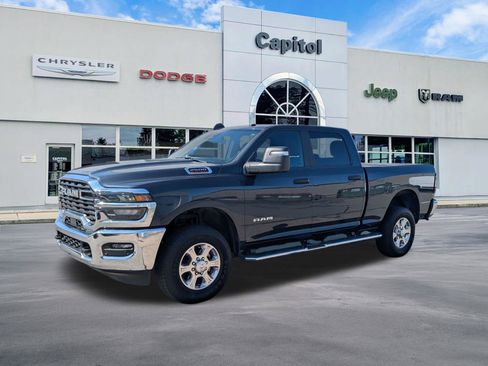 Used 2026 RAM 2500 Big Horn AWD/4WD image 7