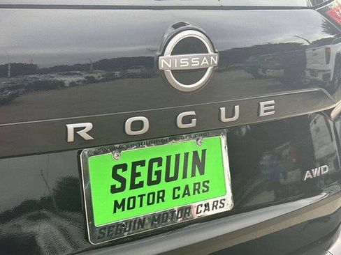 Used 2024 Nissan Rogue S AWD/4WD image 33