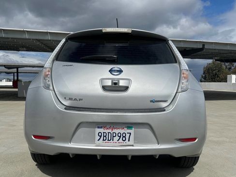 Used 2017 Nissan Leaf SV w/ Premium Package image 13
