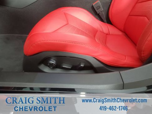 Used 2024 Chevrolet Corvette Stingray Premium Conv w/ Z51 Performance Package RWD image 11