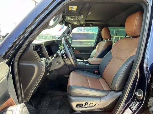 Used 2024 Lexus GX 550 w/ Accessory Package (Z1) AWD/4WD image 9
