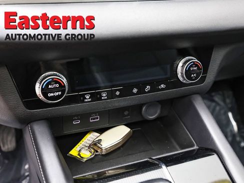 Used 2022 Mitsubishi Outlander SE image 19