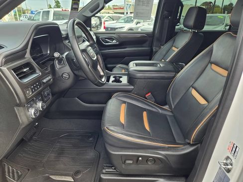 Used 2023 GMC Yukon XL AT4 w/ AT4 Premium Plus Package AWD/4WD image 11