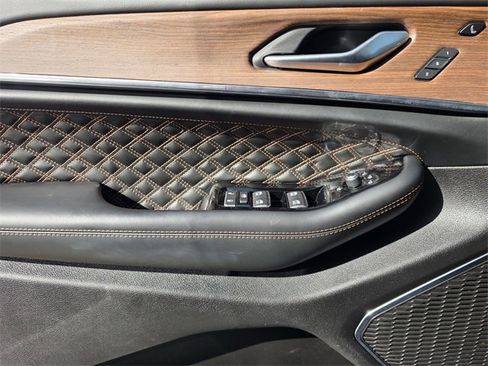 Used 2024 Jeep Grand Cherokee L Summit w/ High Altitude Package image 18