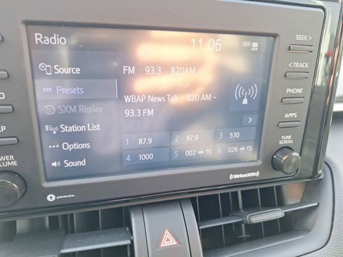 Used 2021 Toyota RAV4 XLE image 26