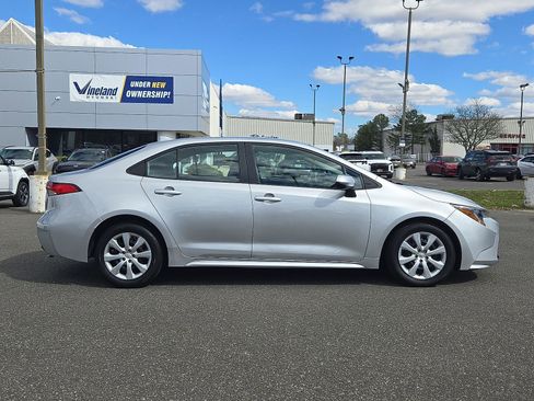 Used 2023 Toyota Corolla LE image 31