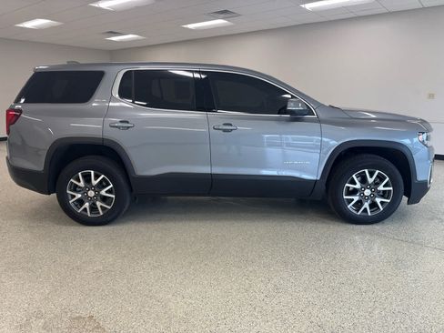 Used 2023 GMC Acadia SLE AWD/4WD image 4