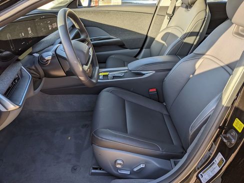 Used 2025 Lucid Air Pure image 11