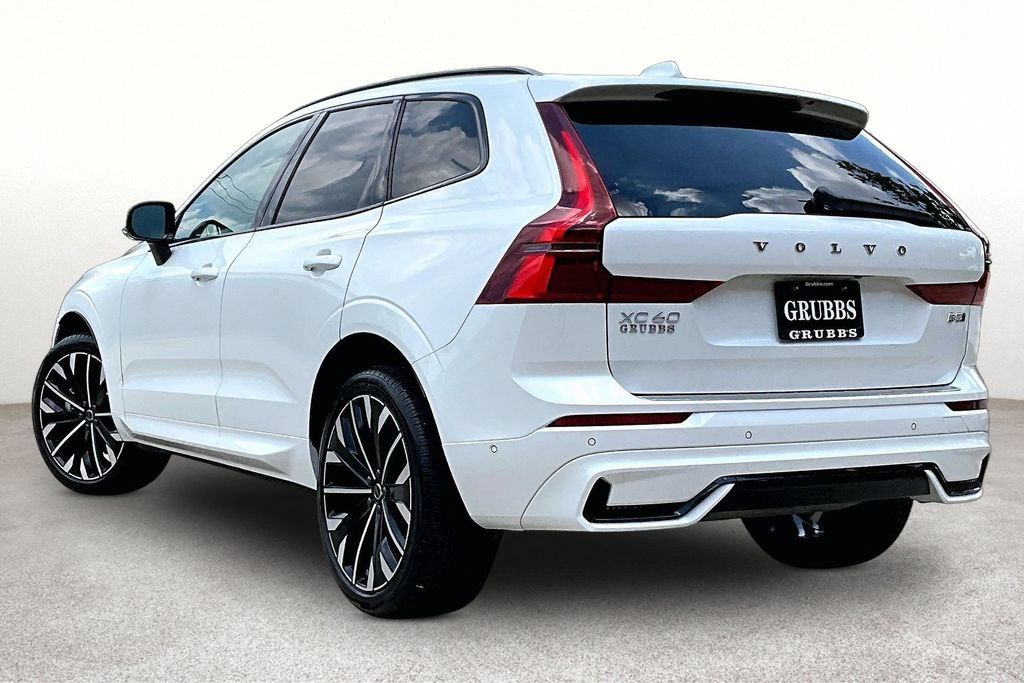 Certified 2026 Volvo XC60 B5 Ultra AWD/4WD image 16