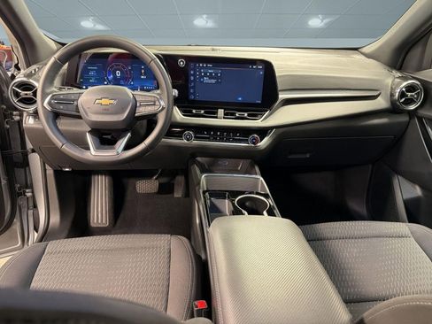 Used 2025 Chevrolet Equinox LT FWD image 15