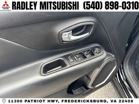 Used 2021 Jeep Renegade Limited AWD/4WD image 5