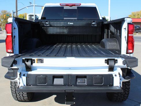 Used 2026 Chevrolet Silverado 3500 High Country w/ High Country Premium Package AWD/4WD image 30