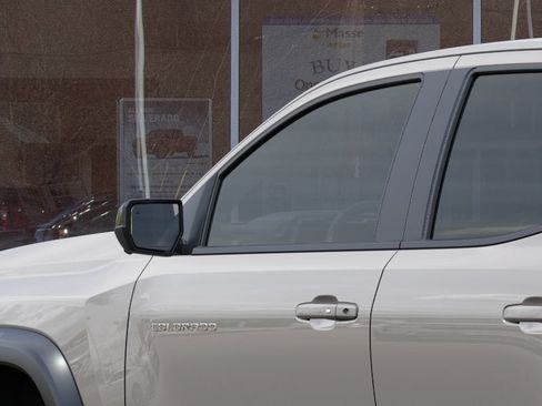 New 2026 Chevrolet Colorado ZR2 w/ Technology Package AWD/4WD image 12