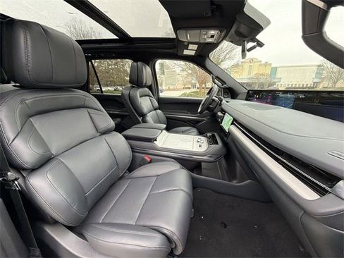 New 2025 Lincoln Navigator L Reserve w/ Jet Appearance Package image 27