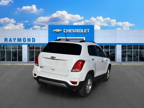 Used 2019 Chevrolet Trax LT w/ LT Convenience Package AWD/4WD image 3