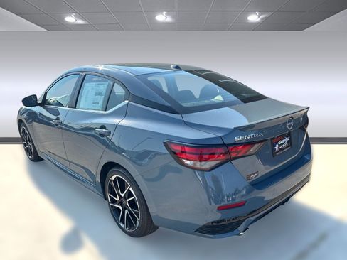 New 2025 Nissan Sentra SR image 3