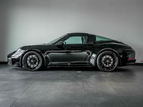 Certified 2025 Porsche 911 Targa 4 GTS image 2