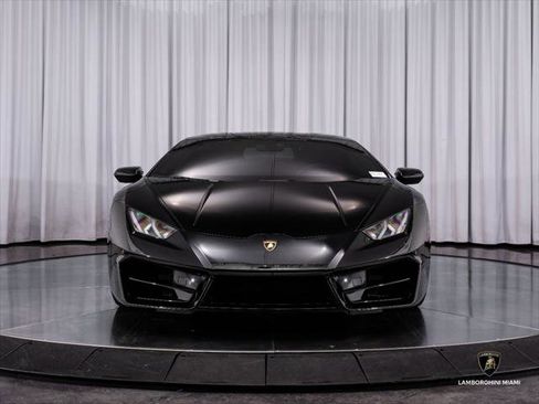 Used 2019 Lamborghini Huracan LP 580-2 RWD image 2