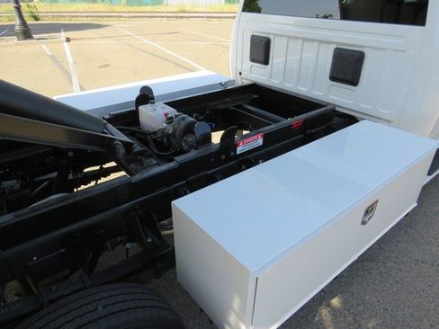 New 2023 RAM 5500 Tradesman w/ Chrome Appearance Group image 34