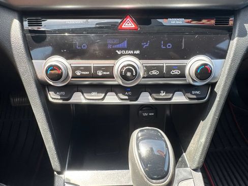 Used 2020 Hyundai Elantra Limited w/ Ultimate Package 03 FWD image 40