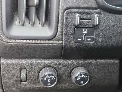 Used 2017 GMC Canyon Denali image 24