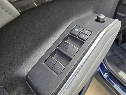 Used 2021 Toyota Highlander Platinum FWD image 14