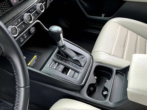 Used 2025 Honda CR-V EX-L image 17
