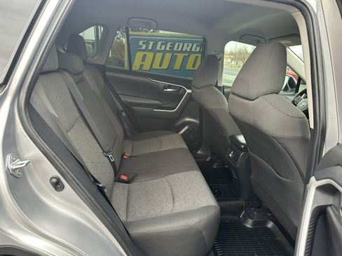 Used 2020 Toyota RAV4 XLE image 16