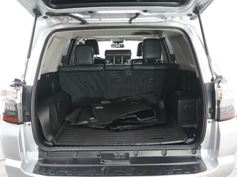 Used 2018 Toyota 4Runner TRD Off-Road Premium AWD/4WD image 16