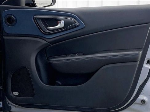 Used 2015 Chrysler 200 S w/ Navigation & Sound Group I image 21