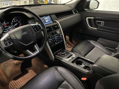 Used 2018 Land Rover Discovery Sport SE image 36