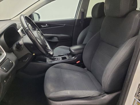 Used 2017 Kia Sorento LX w/ LX Convenience Package FWD image 17