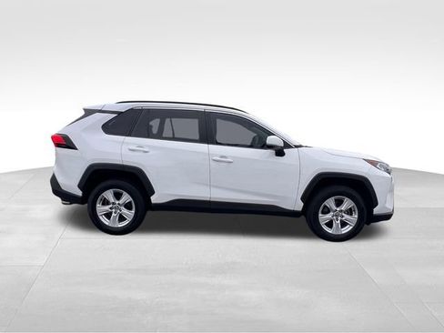 Used 2020 Toyota RAV4 XLE FWD image 6