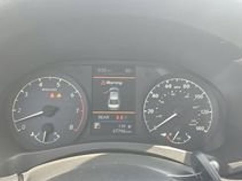 Used 2024 Nissan Altima 2.5 S FWD image 17