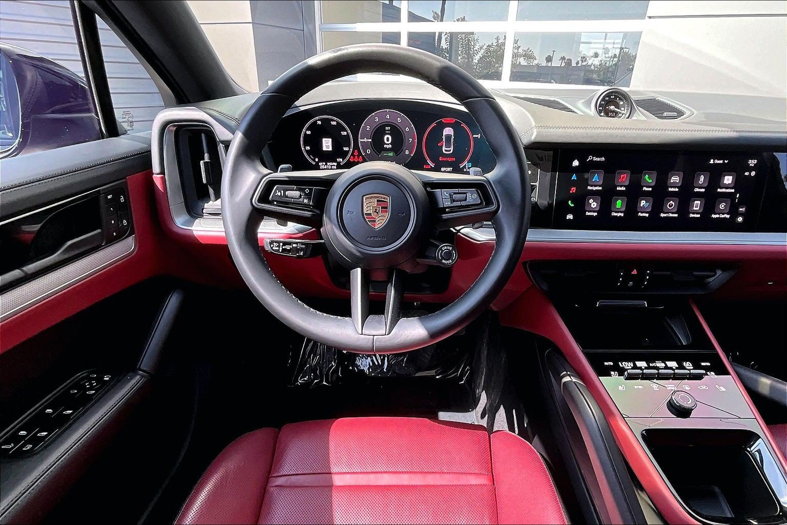 Certified 2025 Porsche Cayenne E-Hybrid Coupe w/ Premium Package Plus AWD/4WD image 5
