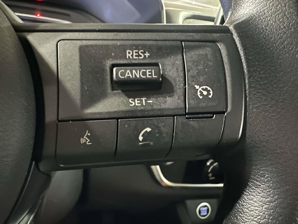 Used 2023 Nissan Rogue S AWD/4WD image 29