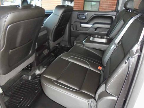 Used 2015 Chevrolet Silverado 1500 LT w/ LT Convenience Package AWD/4WD image 9