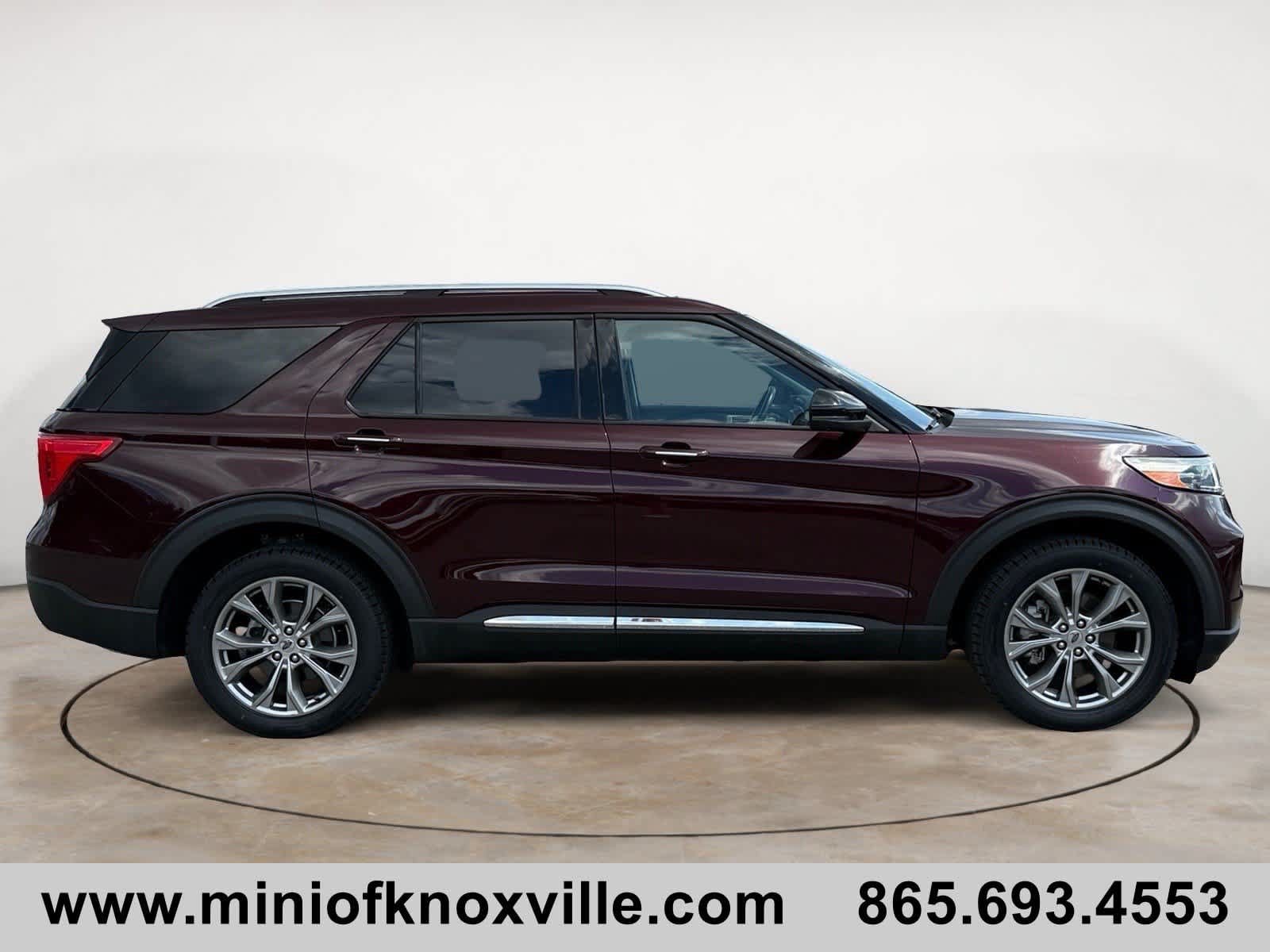 Used 2022 Ford Explorer Limited w/ Equipment Group 301A AWD/4WD image 2