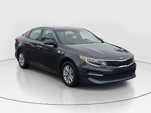 Used 2017 Kia Optima LX FWD image 3