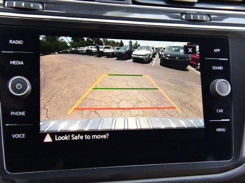 Used 2023 Volkswagen Tiguan SE FWD image 12