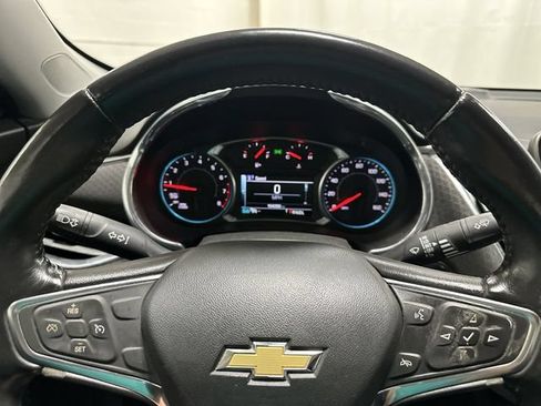 Used 2017 Chevrolet Malibu LT FWD image 10