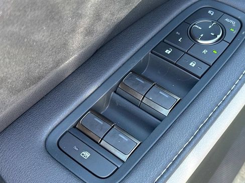 Used 2025 Lexus TX 500h AWD image 19